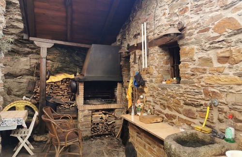 Navia de Suarna Cottage | Cuádruple con Derecho a Barbacoa y Patio. Hazte tus Comidas Se Admiten Mascotas