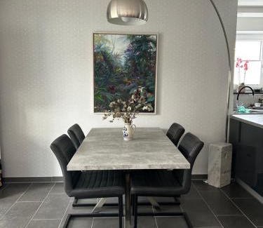 Eberbach House | Cube - Ferienhaus mit Garten und Terrasse in Eberbach