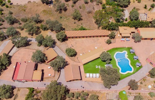 Obejo Ski Chalet | Cubo's Casa Pedroche Hacienda El Encinar/free wifi/air conditioning