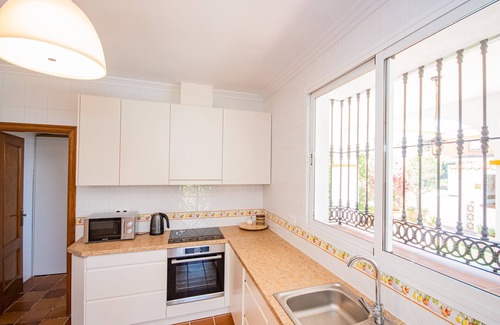 Guadalmar Villa | Cubo's Villa Yedra Guadalmar/Close to the beach/pool heated/wifi/BBQ