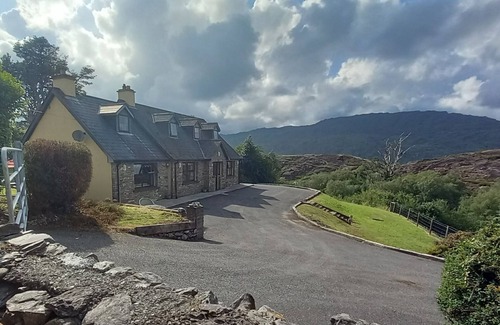 Glengarriff House | Cuckoo Tree House, Glengarriff, Beara Peninsula