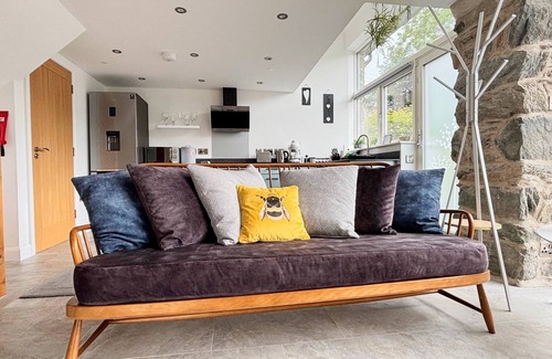 Llanelltyd House | Cuddfan Idris - One Bedroom House, Sleeps 2