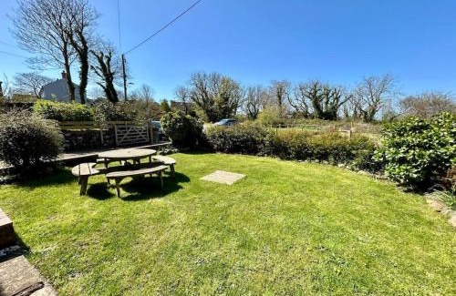 Haverfordwest House | Cuddfan Fach - Pembrokeshire Stunning Barn near the Coastal Path