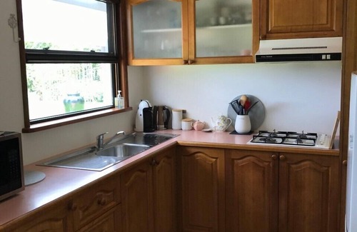 Montville Cottage | Cuddle Cottage Montville