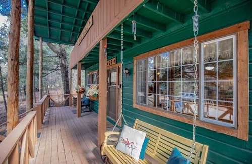 Cloudcroft House | Cue the Elk Lodge - Great for Large Groups - Fenced Yard Bring Your Dogs!