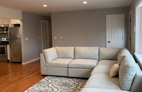 Danbury House | Cul Du Sac Serenity 70 min to NYC