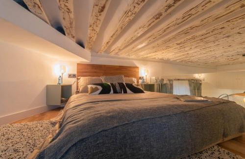Embajadores Apartment | Cultural and Historical Heart - 7min walk Plaza Mayor and PalacioReal - AC