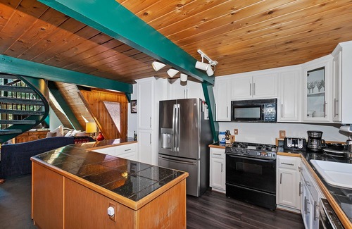 Upper Moonridge Cabin | Curly's Cabin By Destination Big Bear:A-Frame Cabin! Unique Circular Fireplace! Pet Friendly! Located in Lower Moonridge!