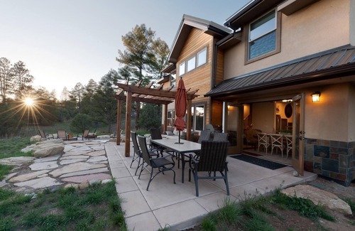Durango House | Custom Home - 3 Acres - 9 Min to DGO - Hot Tub/Fire Pit/Ping Pong/Arcade Game