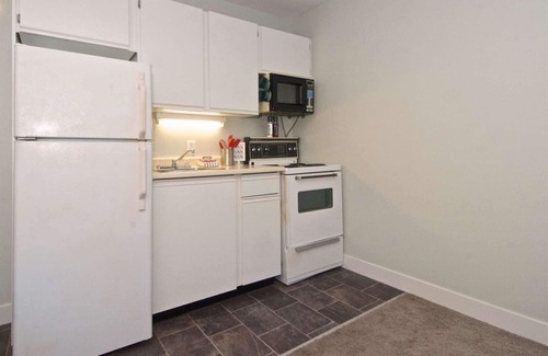 Whistler Creekside House | Cute and Cozy Creekside townhouse. Ground floor, easy access, free parking, 100 meters to lifts