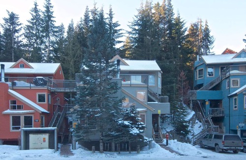 Whistler Creekside House | Cute and Cozy Creekside townhouse. Ground floor, easy access, free parking, 100 meters to lifts