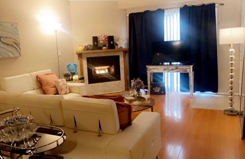 North Hollywood Apartment | Cute and Quiet & Super Spacious North Hollywood