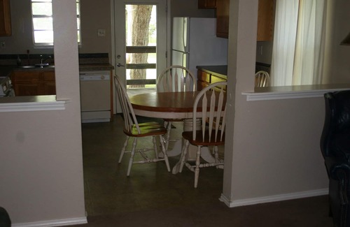 New Braunfels House | Cute cabin on beautiful 2.5 Acres along the Guadalupe River
