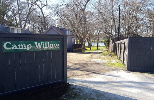 New Braunfels House | Cute cabin on beautiful 2.5 Acres along the Guadalupe River