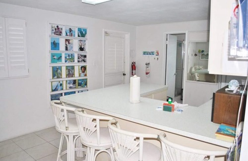 Venetian Shores House | Cute Canal front Venetian Shores Weekly Rental!