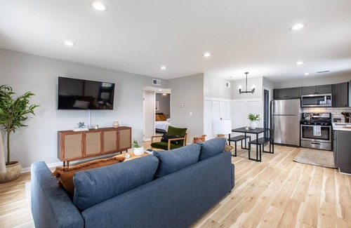 Melvindale House | Cute, Chic & Updated Melvindale Cottage!