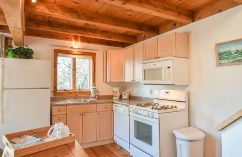 Orleans House | Cute Cottage Living by the Sea!