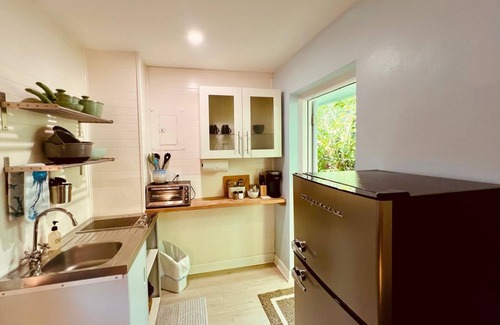 Lake Worth Apartment | Cute & modern studio apartment in prime location in downtown Lake Worth Beach!
