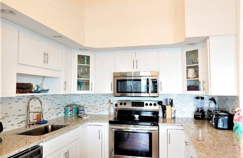 South Ponte Vedra Beach House | Cute Oceanfront House with Almost Private Beach 8 min to Downtown St Augustine