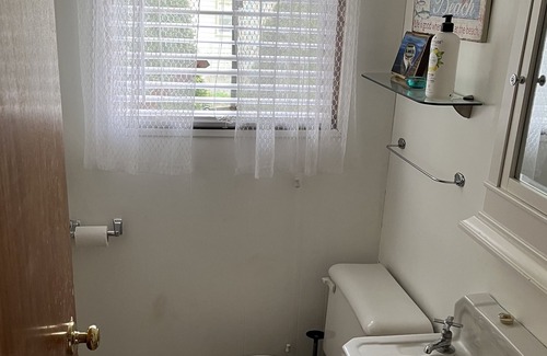 Huron-Kinloss Cottage | Cute Point Clark 3 Bed Cottage