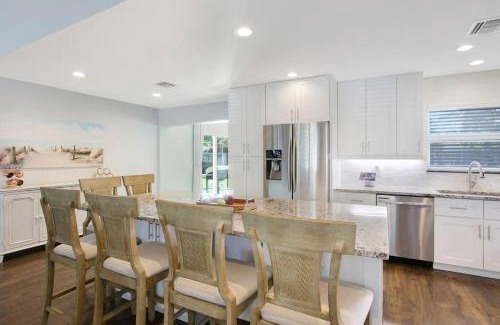 Florida North Atlantic Coast House | Cutting-edge & Cozy 4 Bed 2 Bath North Palm Beach
