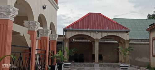West Coast Division Apartment | Cutting Edge Guest House
