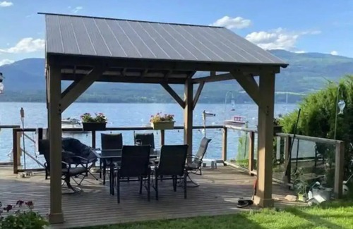Blind Bay Cabin | Cvit Creek Tiny Cabin on Lakefront on Shuswap Lake - Eagle Bay