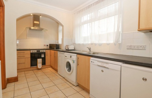 Criccieth Cottage | CWM EILIR, pet friendly, country holiday cottage in Criccieth