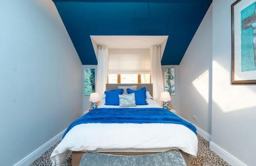 Caerphilly House | Cwmwbwb Lodge