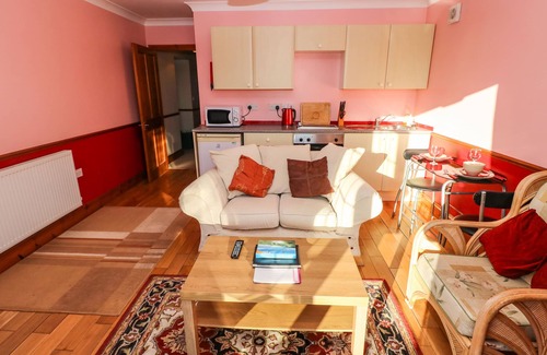 Banc-y-felin Cottage | CWTCH COWIN, pet friendly, country holiday cottage in Bancyfelin