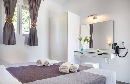 Ntomata House | Cypress Garden Villas