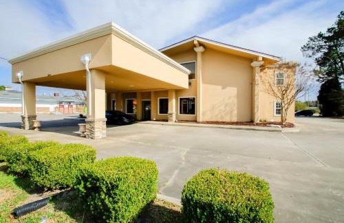 Chocowinity Hotel | Cypress Inn & Suites Washington by OYO