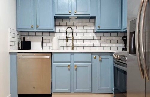 Newburgh Apartment | Cypress Suites 9A - KING 2BD/1BA Apt in Newburgh