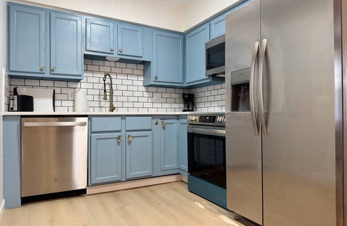 Newburgh Apartment | Cypress Suites 9A - KING 2BD/1BA Apt in Newburgh