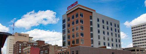 Downtown Hotel | Cyrus Hotel, Topeka, a Tribute Portfolio Hotel