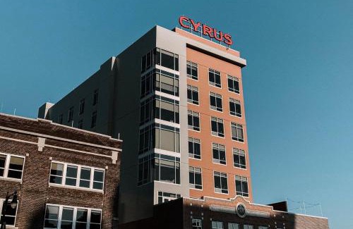 Downtown Hotel | Cyrus Hotel, Topeka, a Tribute Portfolio Hotel