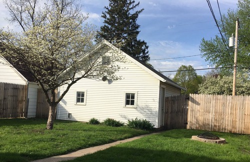 Southwest Area House | Czech Village Bungalow, Close to Downtown and New Bo Area, King Bed!