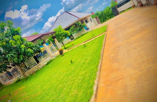 Hwidiem House | D-Adams Executive Lodge