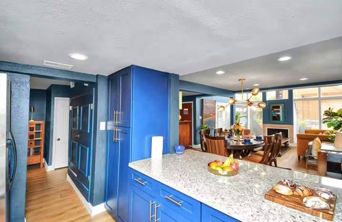 Neartown House | D Houston Oasis Private Jacuzzi Loft 65ft Pool
