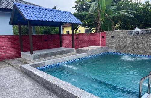 Kampong Pulau Kandis Apartment | D'Nuha Homestay Unit 1 Chenderong Balai Teluk Intan