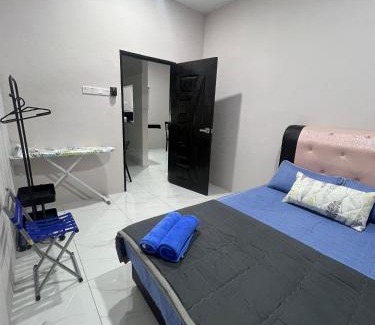 Kampong Pulau Kandis Apartment | D'Nuha Homestay Unit 1 Chenderong Balai Teluk Intan