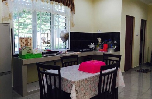 Alor Gajah House | D'Pantai Homestay Kuala Sg. Baru