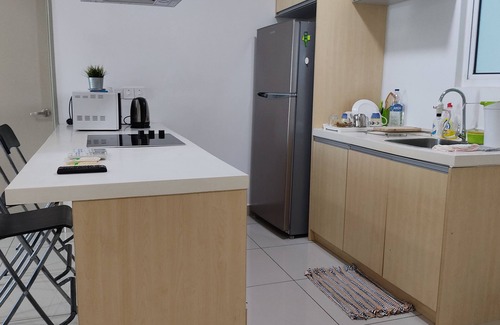 Kampung Batu Maung Apartment | D Paradise 1 with High Speed Wifi & Amenities