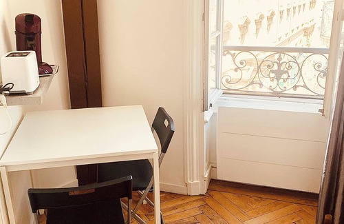 Old Lyon Apartment | D: right in the center of Lyon terreaux