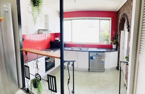 Broadmeadows House | D122 Lovely London Home