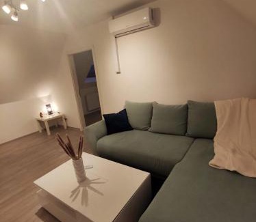 Menden Apartment | Dachgeschosswohnung mit Klimaanlage in bester Lage