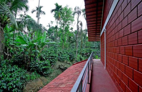 Sakleshpur House | Dadad Gadde Nature Stay - Near to Falls, Trek & Home Food