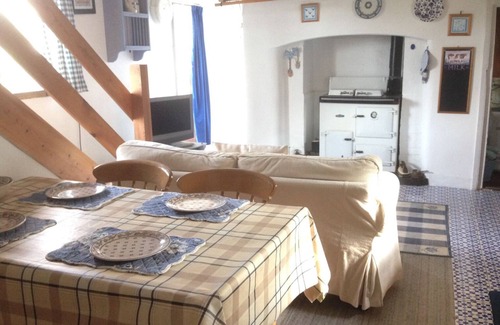 Thetford Cottage | Dairy Cottage, Norfolk - 17th Century Self-Contained Cottage, Beautiful Garden