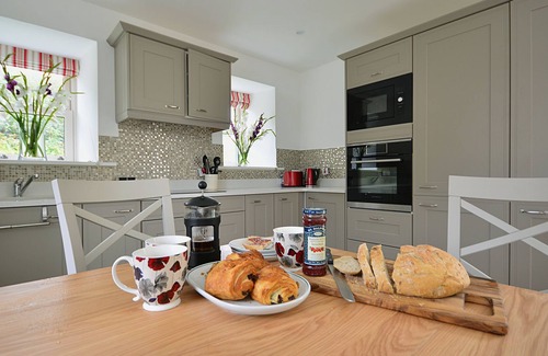 Bothar Bui House | Daisy 2 bedroom house VRBO