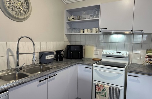 Yarram House | Daisy Cottage on Duke
